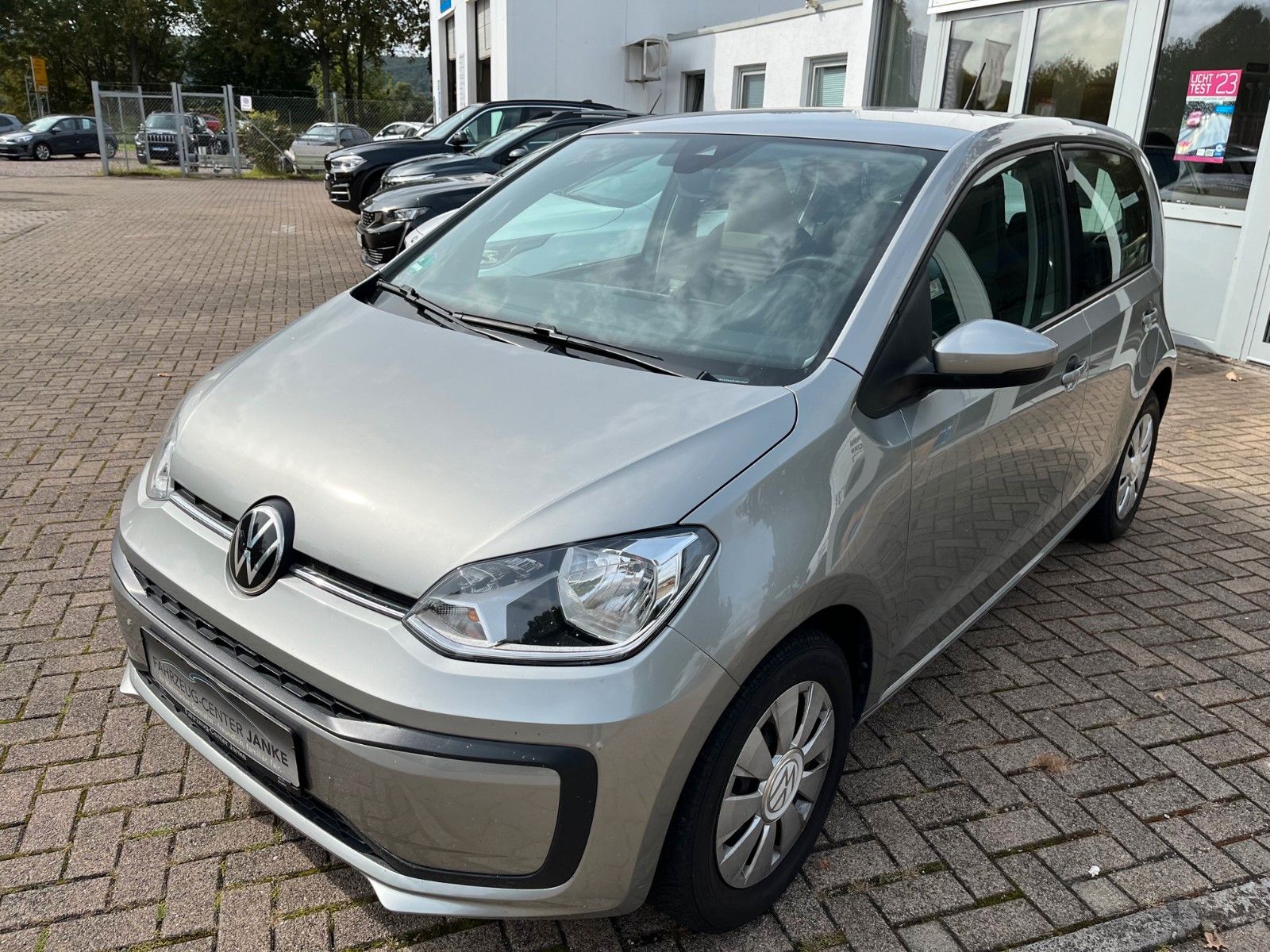 Fahrzeugabbildung Volkswagen up! +Allwetter/ Radio+