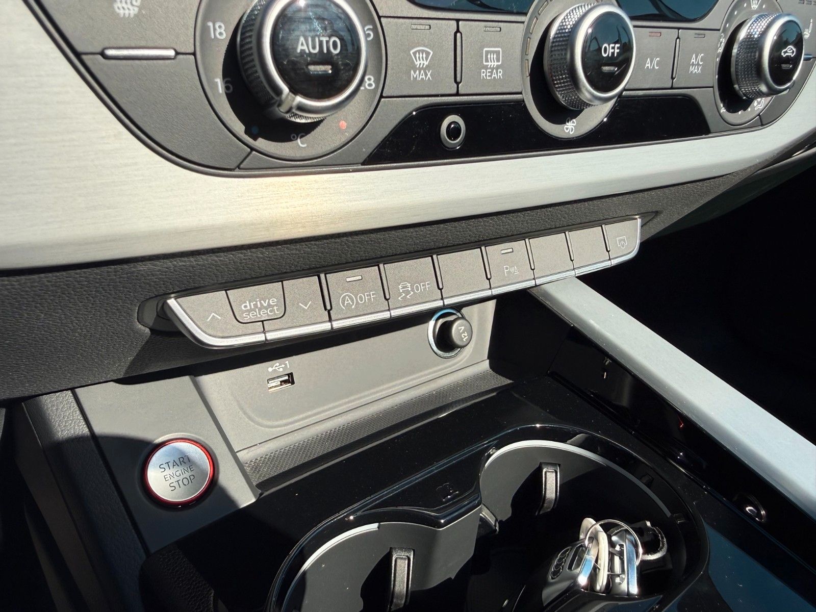 Fahrzeugabbildung Audi S5 Cabriolet 3.0 TFSI quattro Navi,SHZ,LED