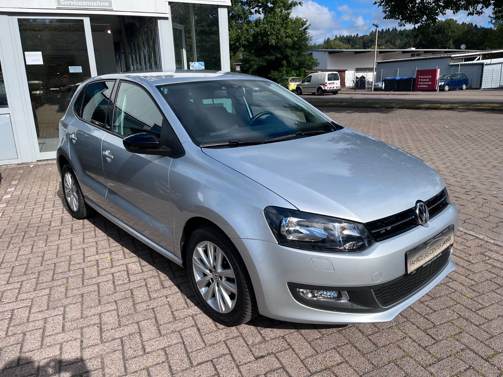Fahrzeugabbildung Volkswagen Polo V Style Automatik +Neuzustand/Sitzheizung+
