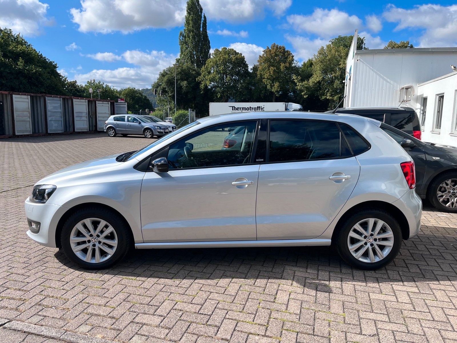 Fahrzeugabbildung Volkswagen Polo V Style Automatik +Neuzustand/Sitzheizung+
