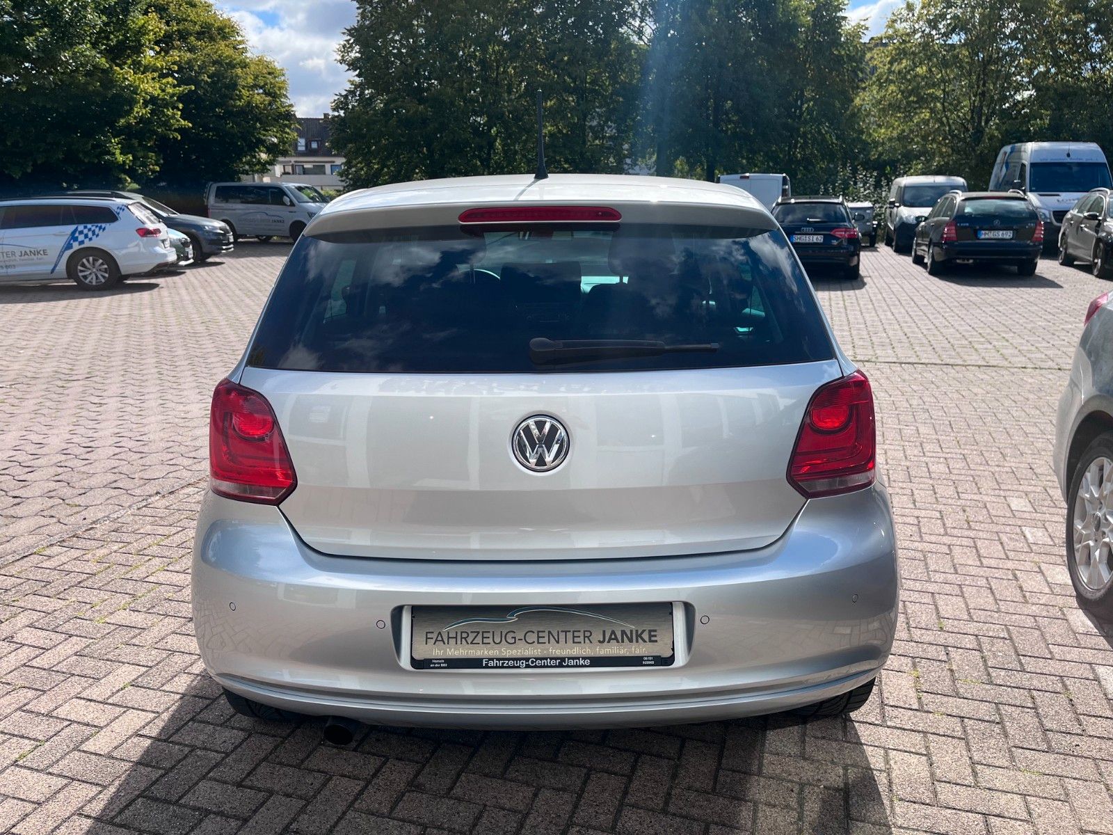 Fahrzeugabbildung Volkswagen Polo V Style Automatik +Neuzustand/Sitzheizung+