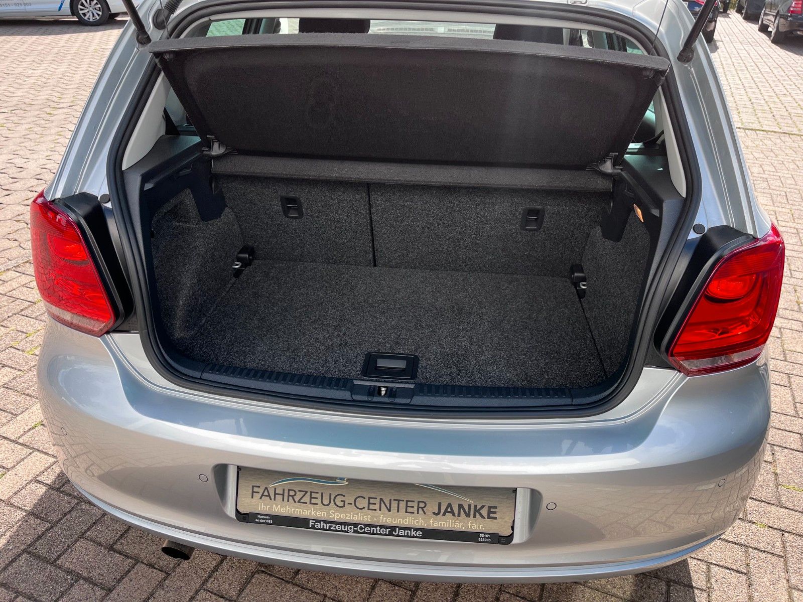 Fahrzeugabbildung Volkswagen Polo V Style Automatik +Neuzustand/Sitzheizung+