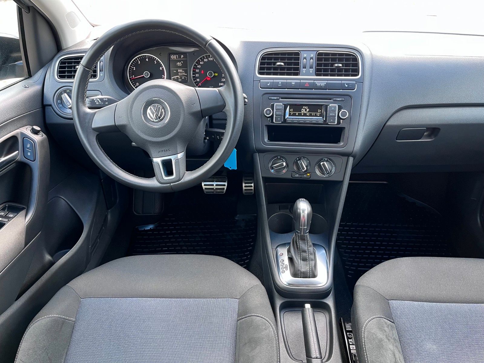Fahrzeugabbildung Volkswagen Polo V Style Automatik +Neuzustand/Sitzheizung+
