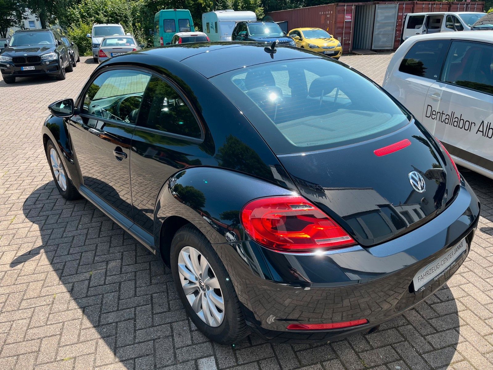 Fahrzeugabbildung Volkswagen Beetle Lim. +Sitzheiz/Tempo/CD Radio+