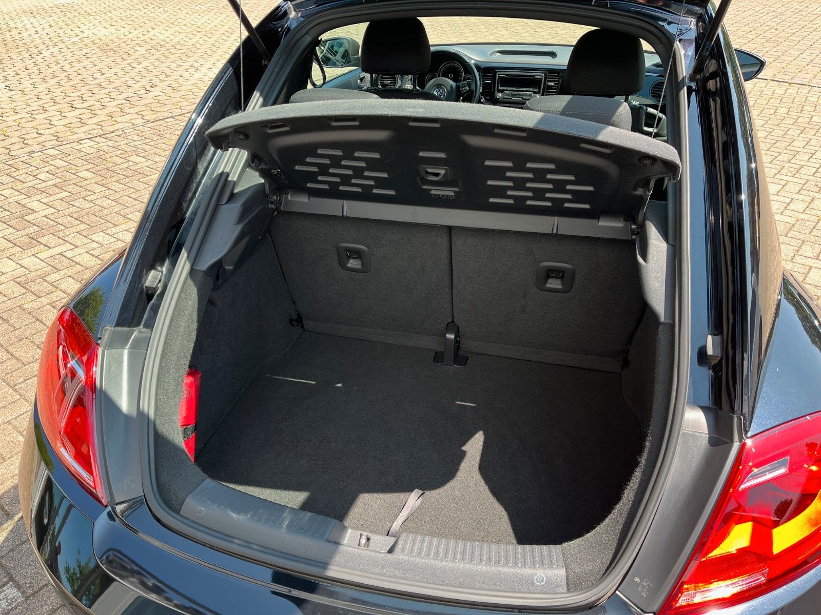 Fahrzeugabbildung Volkswagen Beetle Lim. +Sitzheiz/Tempo/CD Radio+