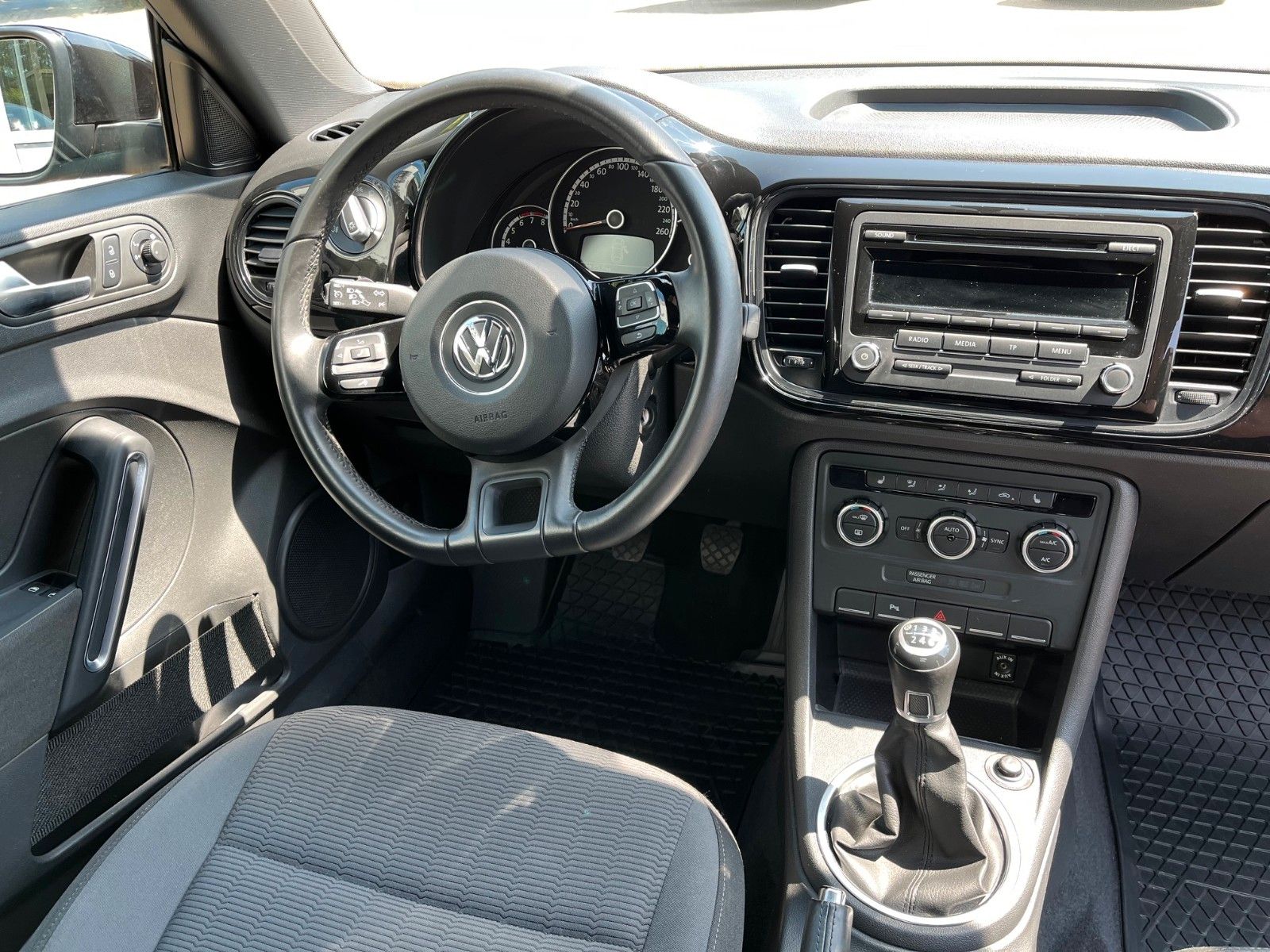 Fahrzeugabbildung Volkswagen Beetle Lim. +Sitzheiz/Tempo/CD Radio+