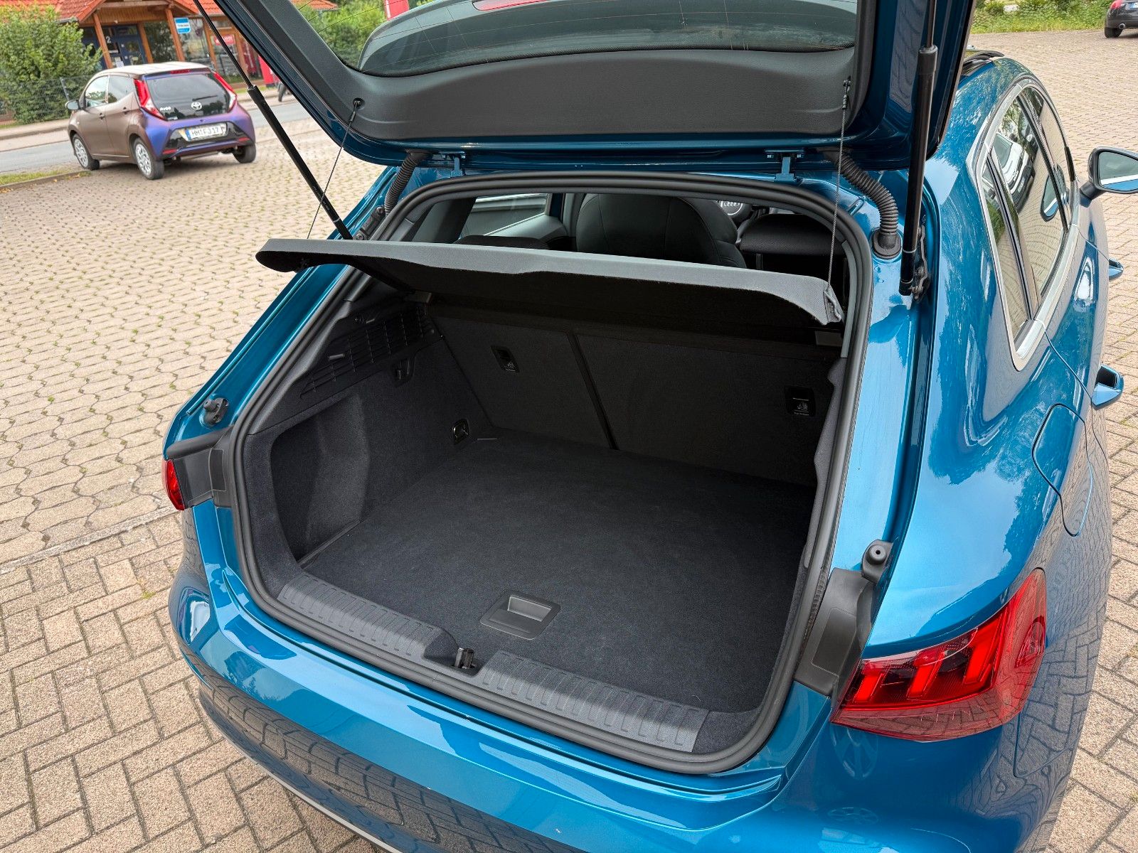 Fahrzeugabbildung Audi A3 Sportback 35TFSI advanced Pano,Matrix,App,PDC