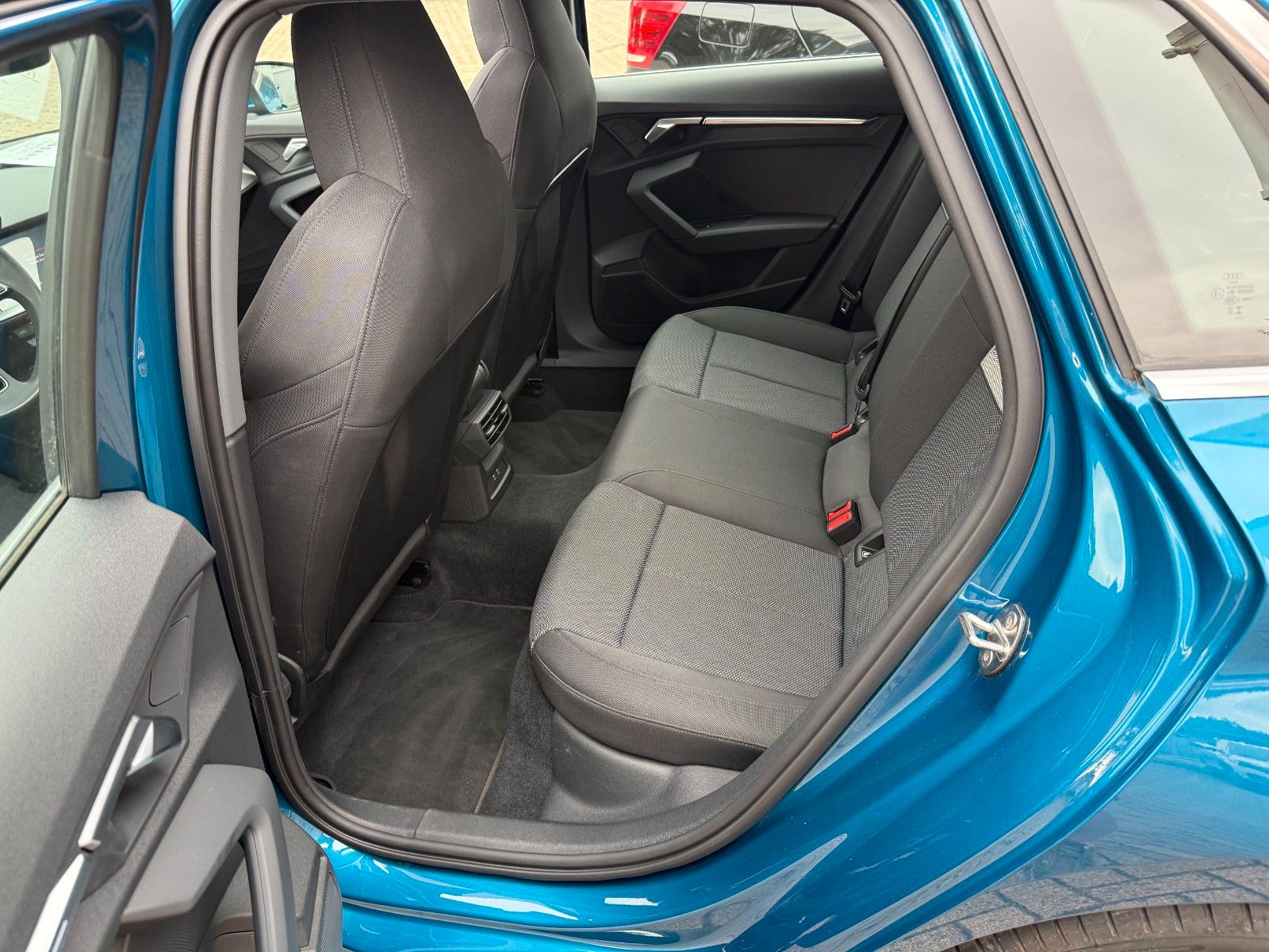 Fahrzeugabbildung Audi A3 Sportback 35TFSI advanced Pano,Matrix,App,PDC