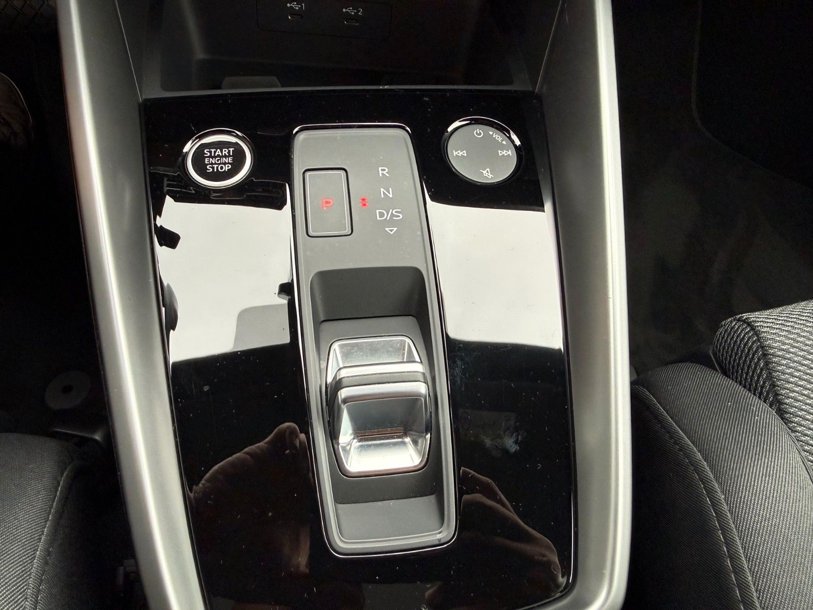 Fahrzeugabbildung Audi A3 Sportback 35TFSI advanced Pano,Matrix,App,PDC