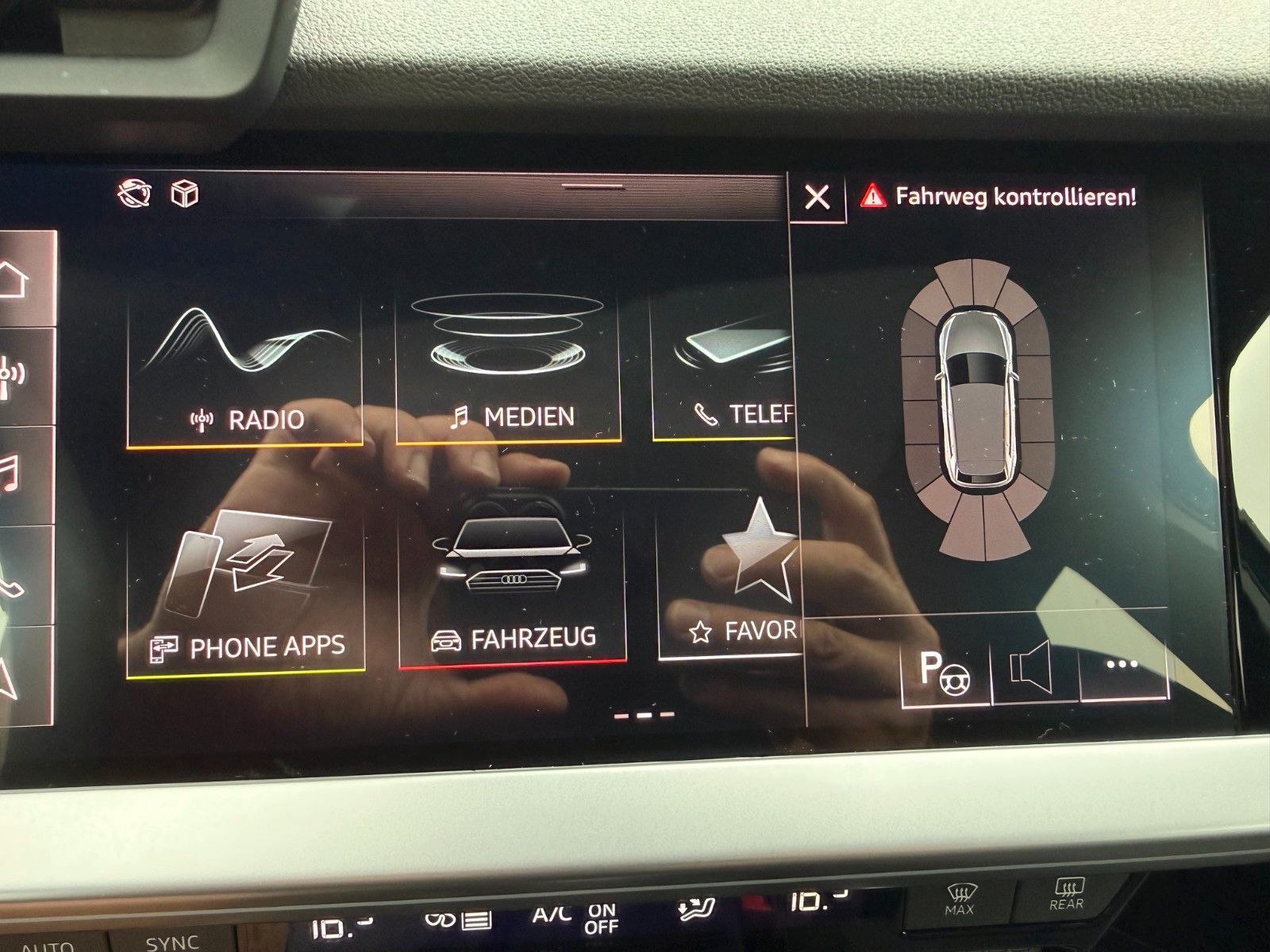 Fahrzeugabbildung Audi A3 Sportback 35TFSI advanced Pano,Matrix,App,PDC