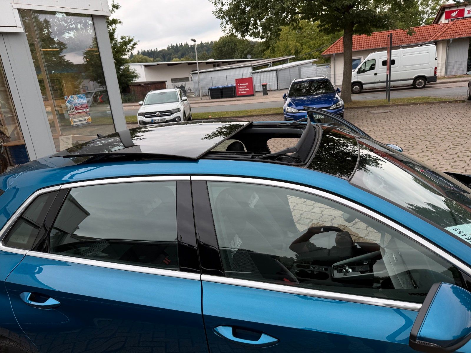 Fahrzeugabbildung Audi A3 Sportback 35TFSI advanced Pano,Matrix,App,PDC