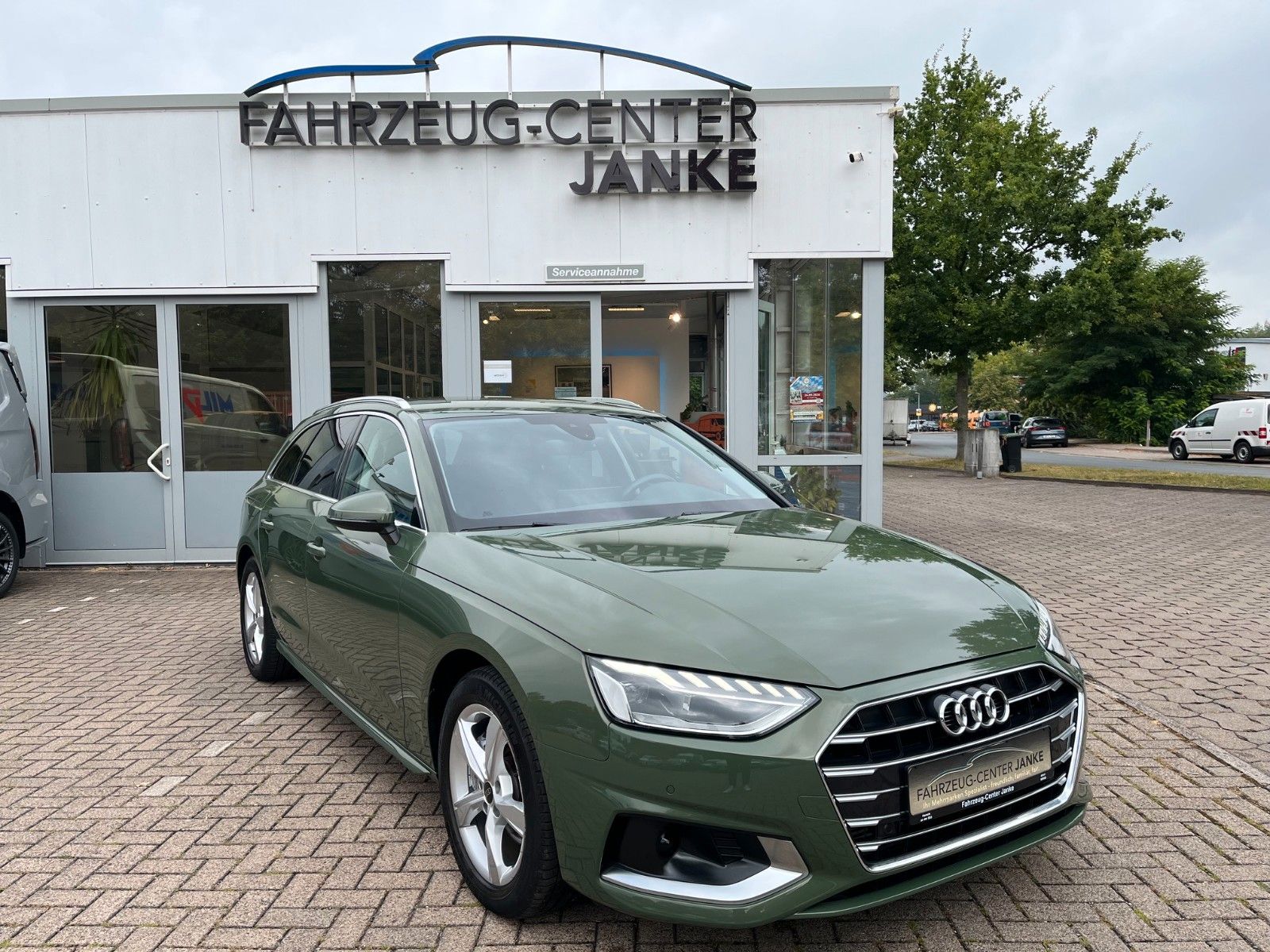 Audi A4 Avant 40 TFSI +LED/Massage/Navi/Sitzheiz+