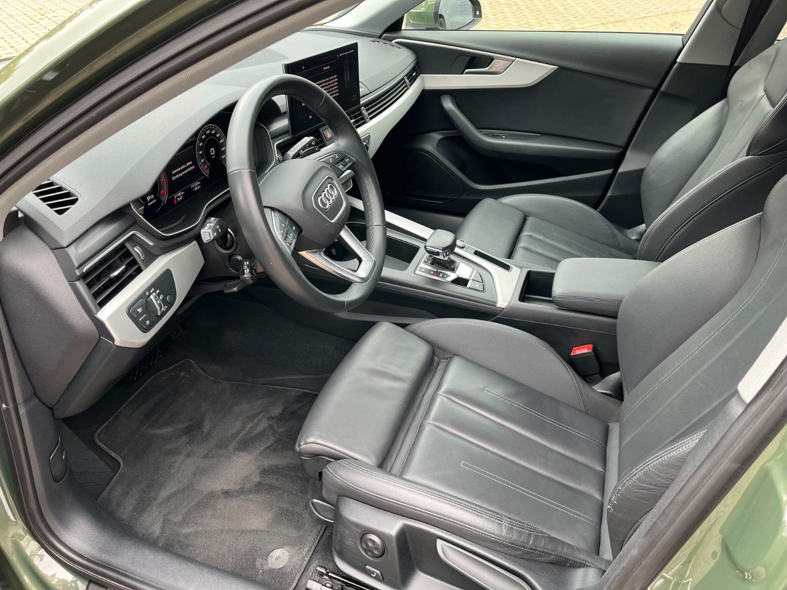 Fahrzeugabbildung Audi A4 Avant 40 TFSI +LED/Massage/Navi/Sitzheiz+