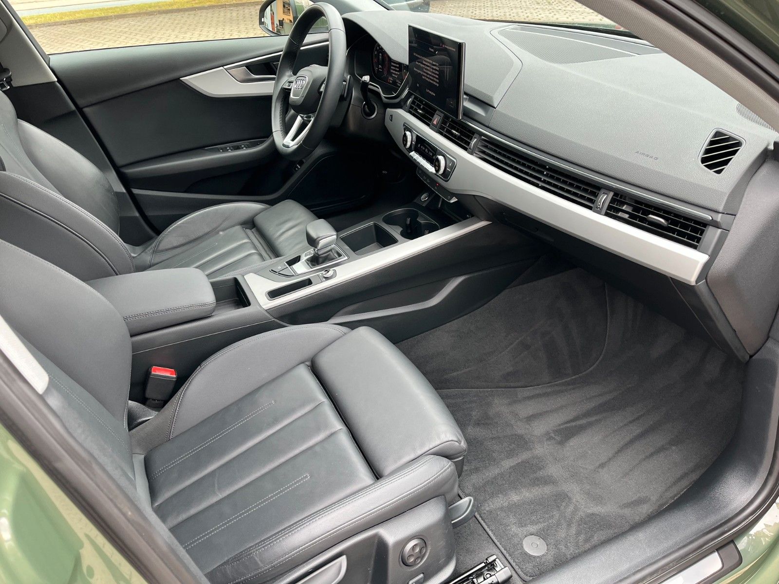 Fahrzeugabbildung Audi A4 Avant 40 TFSI +LED/Massage/Navi/Sitzheiz+