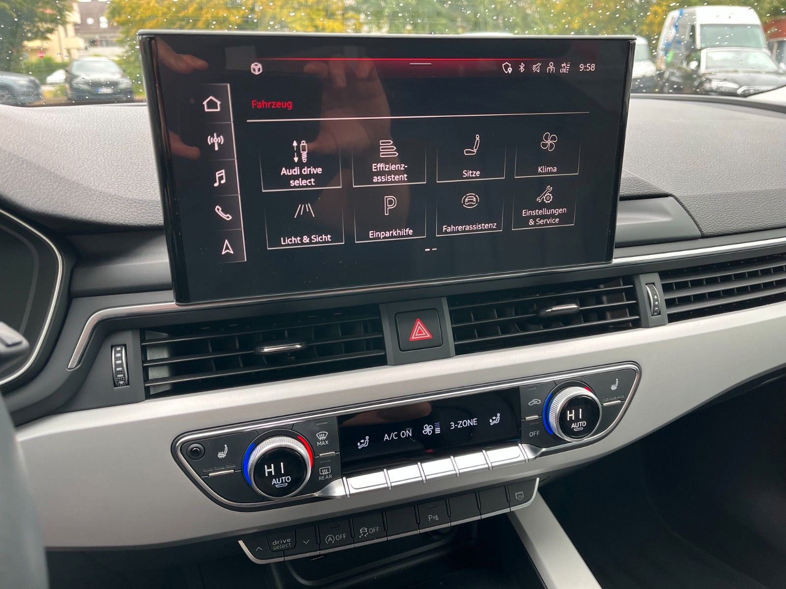Fahrzeugabbildung Audi A4 Avant 40 TFSI +LED/Massage/Navi/Sitzheiz+