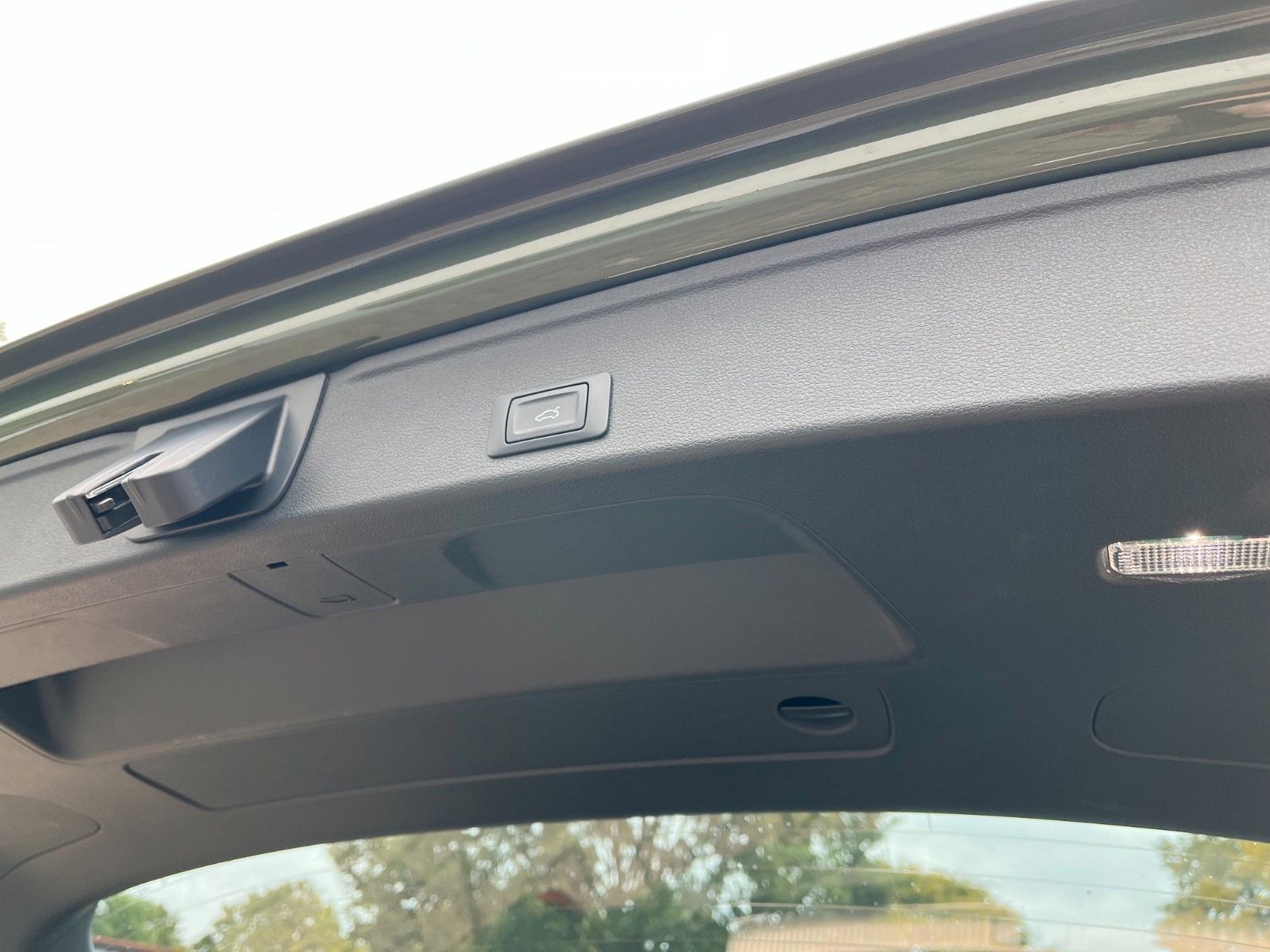 Fahrzeugabbildung Audi A4 Avant 40 TFSI +LED/Massage/Navi/Sitzheiz+