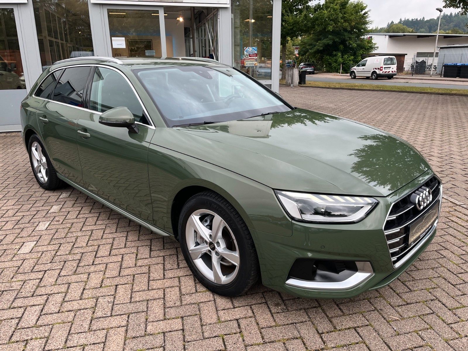 Fahrzeugabbildung Audi A4 Avant 40 TFSI +LED/Massage/Navi/Sitzheiz+