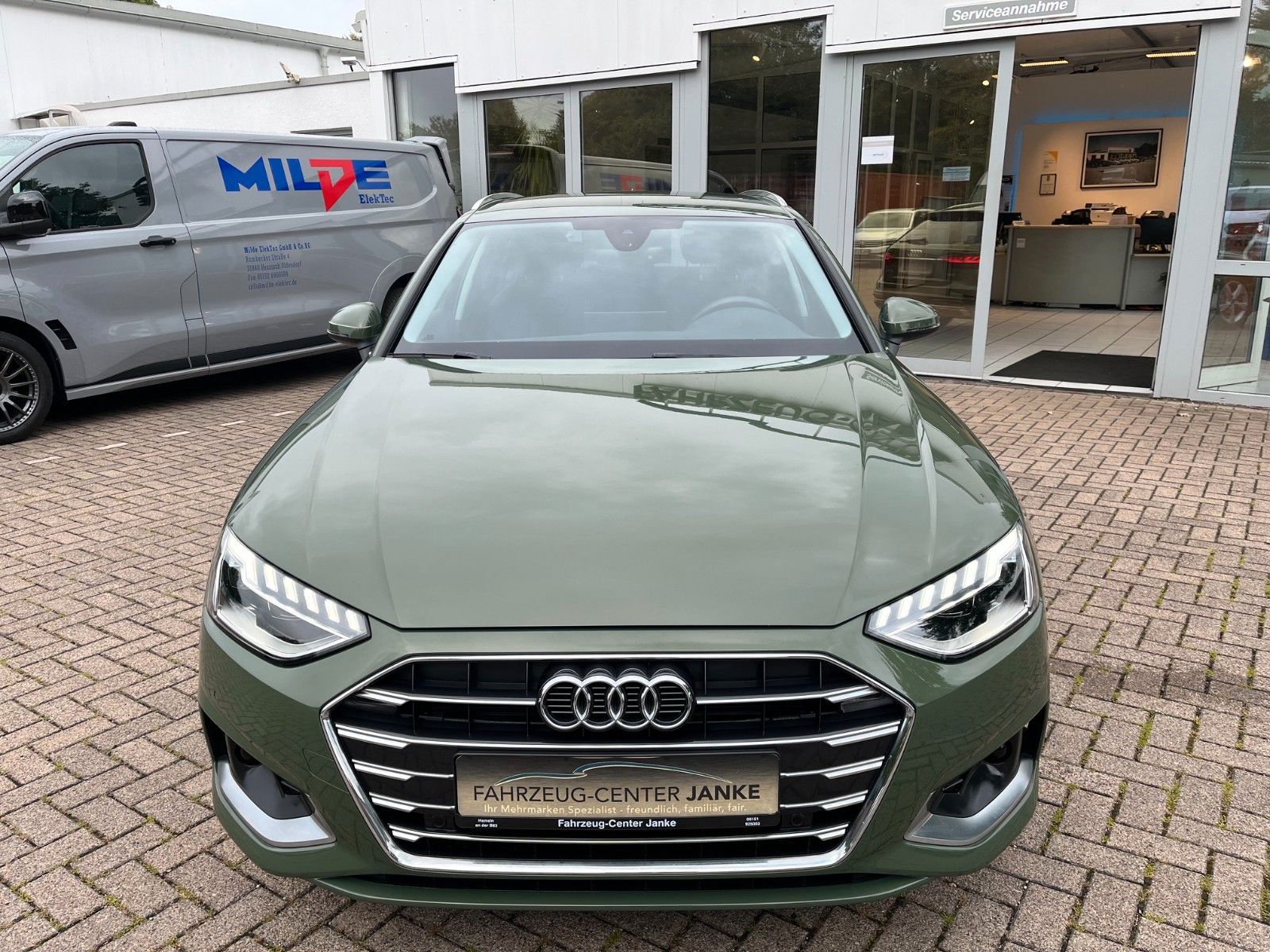 Fahrzeugabbildung Audi A4 Avant 40 TFSI +LED/Massage/Navi/Sitzheiz+