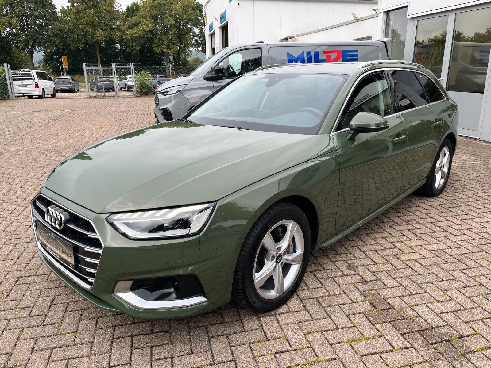 Fahrzeugabbildung Audi A4 Avant 40 TFSI +LED/Massage/Navi/Sitzheiz+