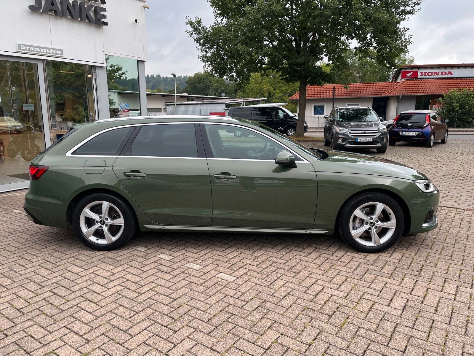 Fahrzeugabbildung Audi A4 Avant 40 TFSI +LED/Massage/Navi/Sitzheiz+