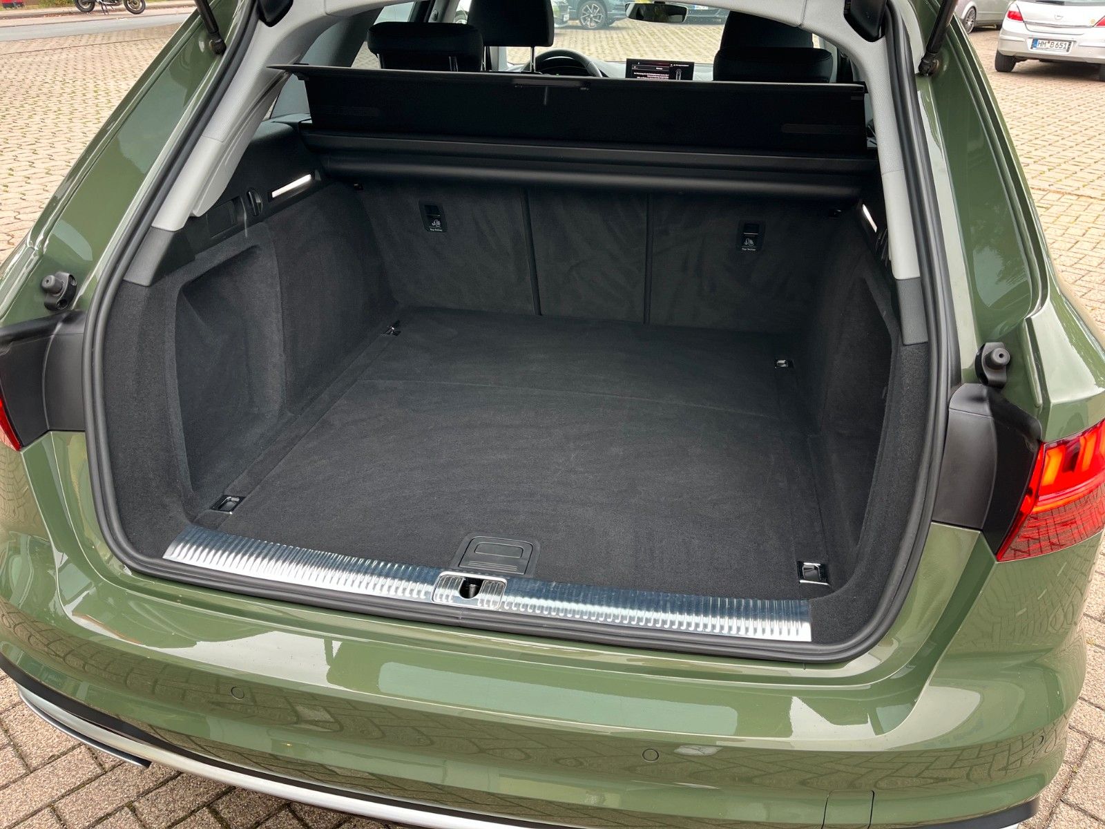 Fahrzeugabbildung Audi A4 Avant 40 TFSI +LED/Massage/Navi/Sitzheiz+