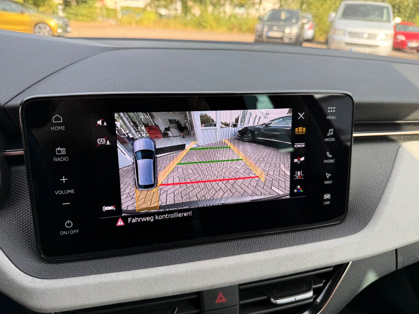 Fahrzeugabbildung SKODA Kamiq Selection Navi,RFK,ACC,SHZ