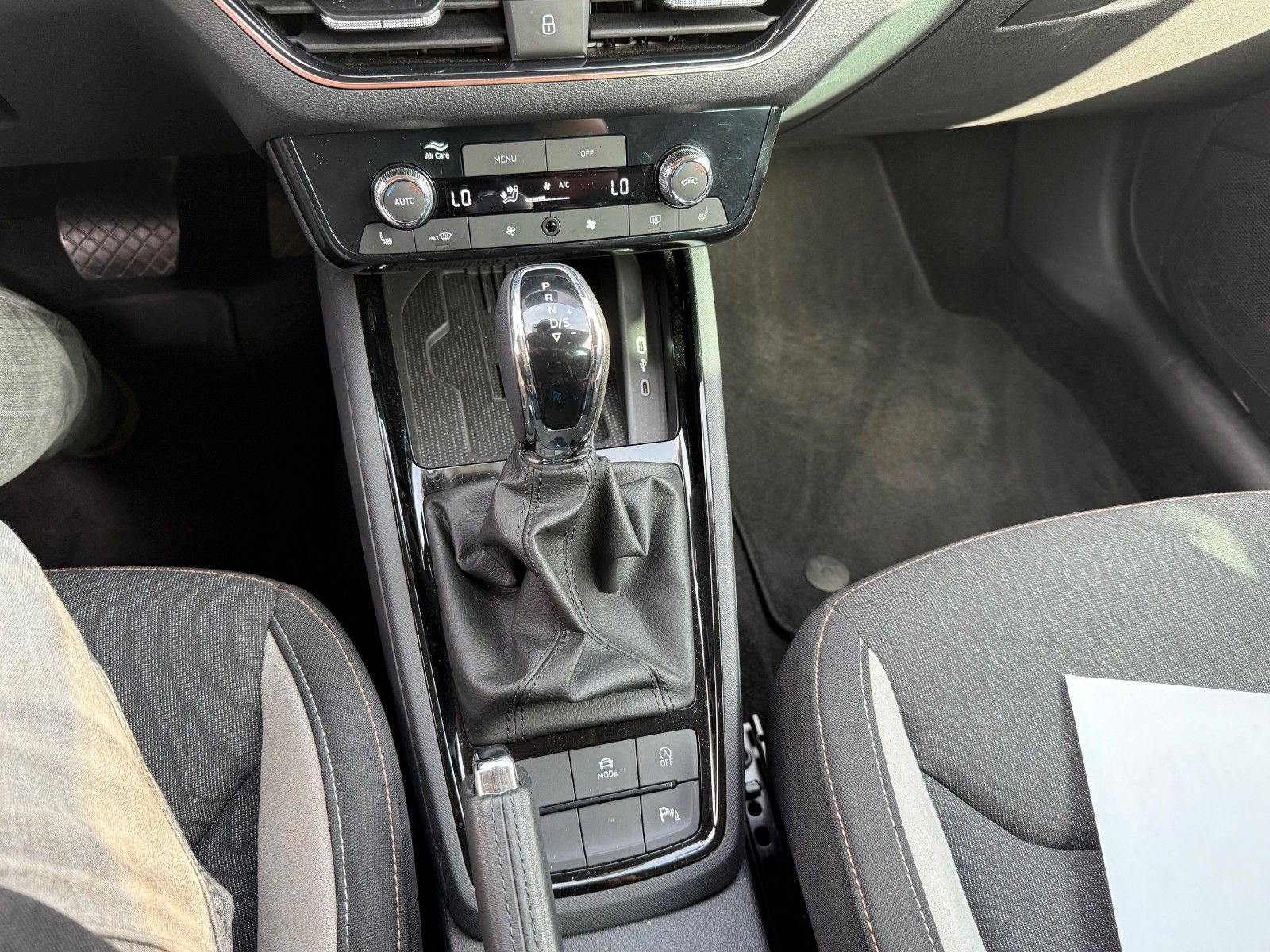 Fahrzeugabbildung SKODA Kamiq Selection Navi,RFK,ACC,SHZ