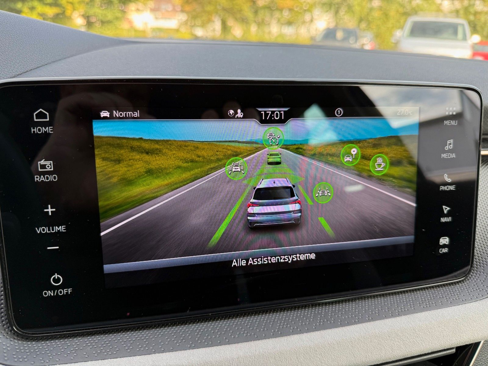 Fahrzeugabbildung SKODA Kamiq Selection Navi,RFK,ACC,SHZ