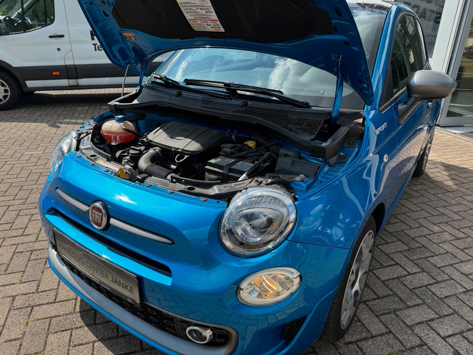 Fahrzeugabbildung Fiat 500 Sport Pano,DAB,Temp,Klimaauto