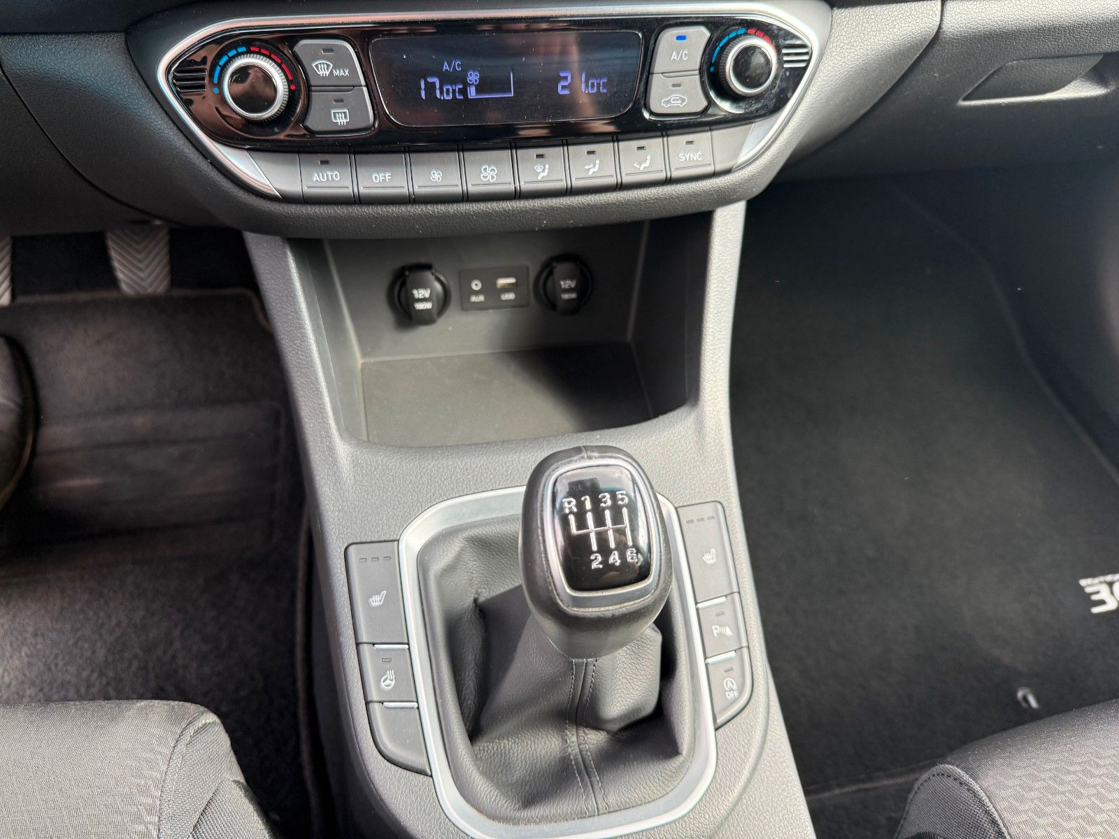 Fahrzeugabbildung Hyundai i30 cw Style Navi,SHZ,Temp,LKH,DAB