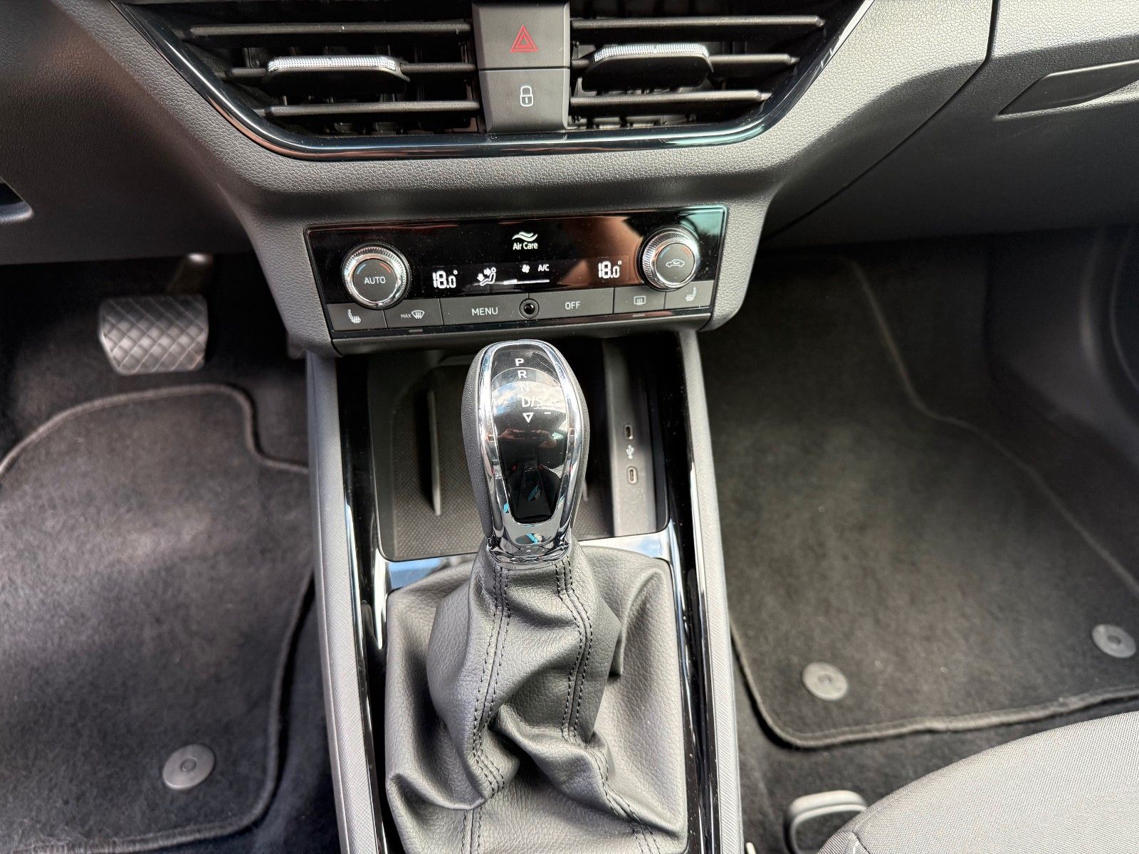 Fahrzeugabbildung SKODA Kamiq Selection SHZ,App-Con,PDC