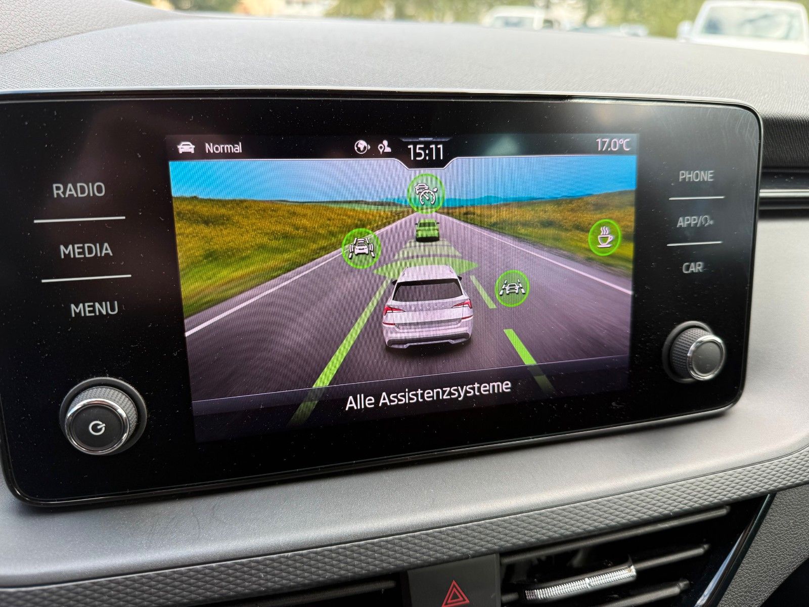 Fahrzeugabbildung SKODA Kamiq Selection SHZ,App-Con,PDC