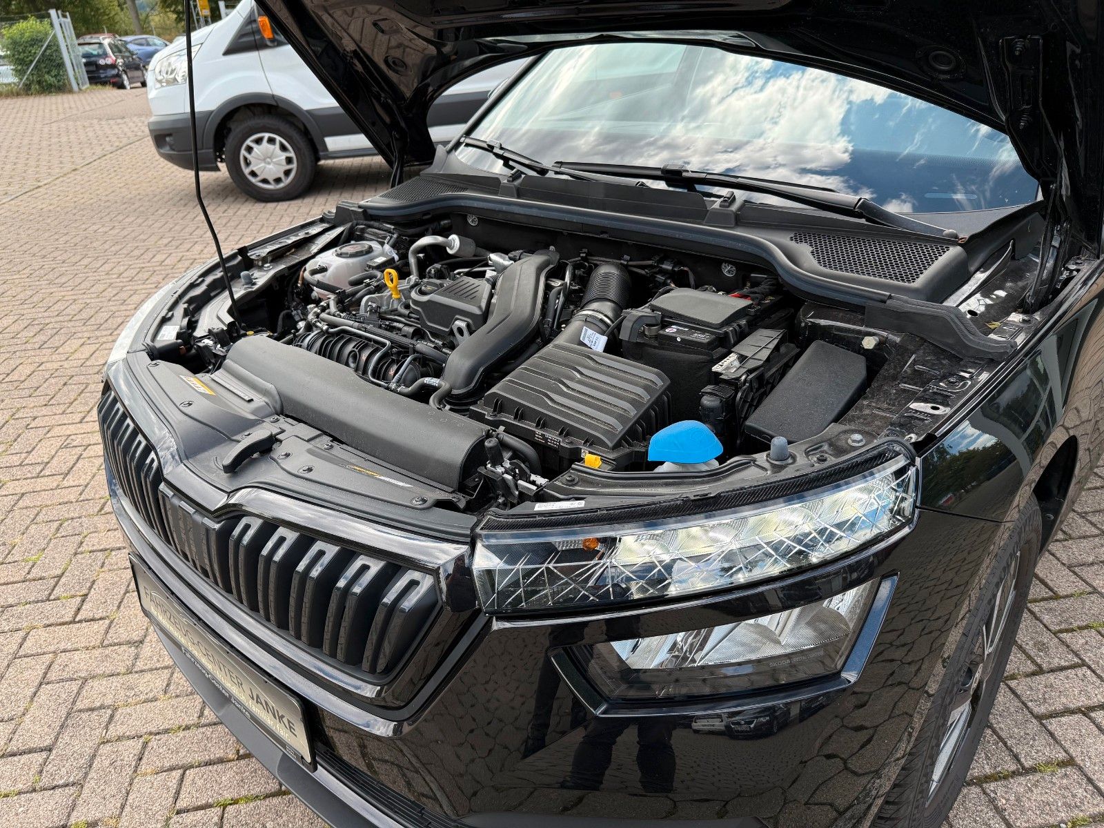 Fahrzeugabbildung SKODA Kamiq Selection SHZ,App-Con,PDC