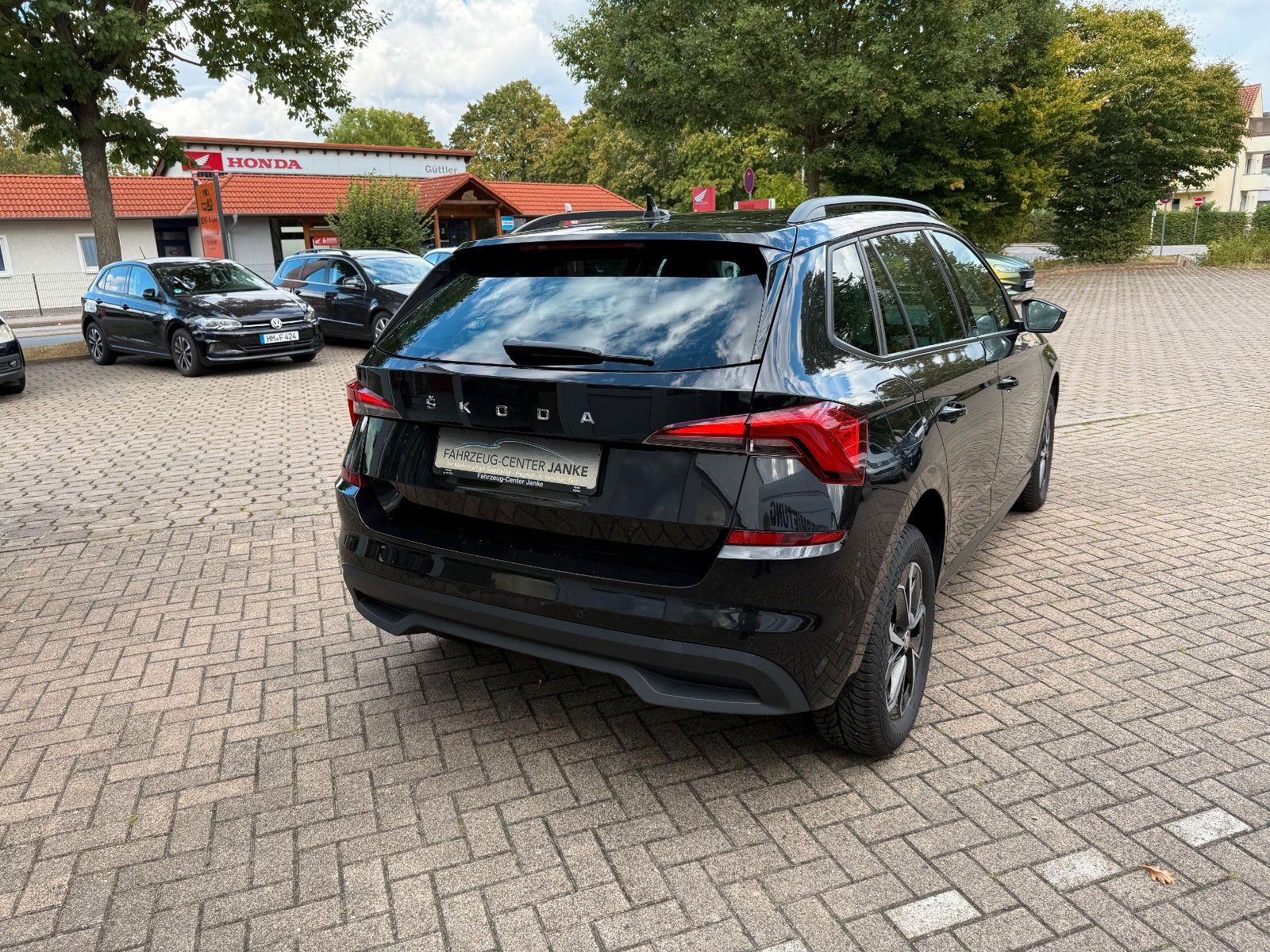 Fahrzeugabbildung SKODA Kamiq Selection SHZ,App-Con,PDC