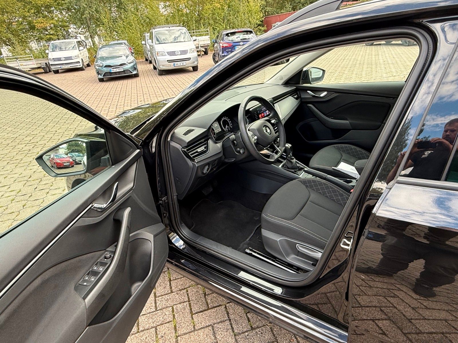 Fahrzeugabbildung SKODA Kamiq Selection SHZ,App-Con,PDC