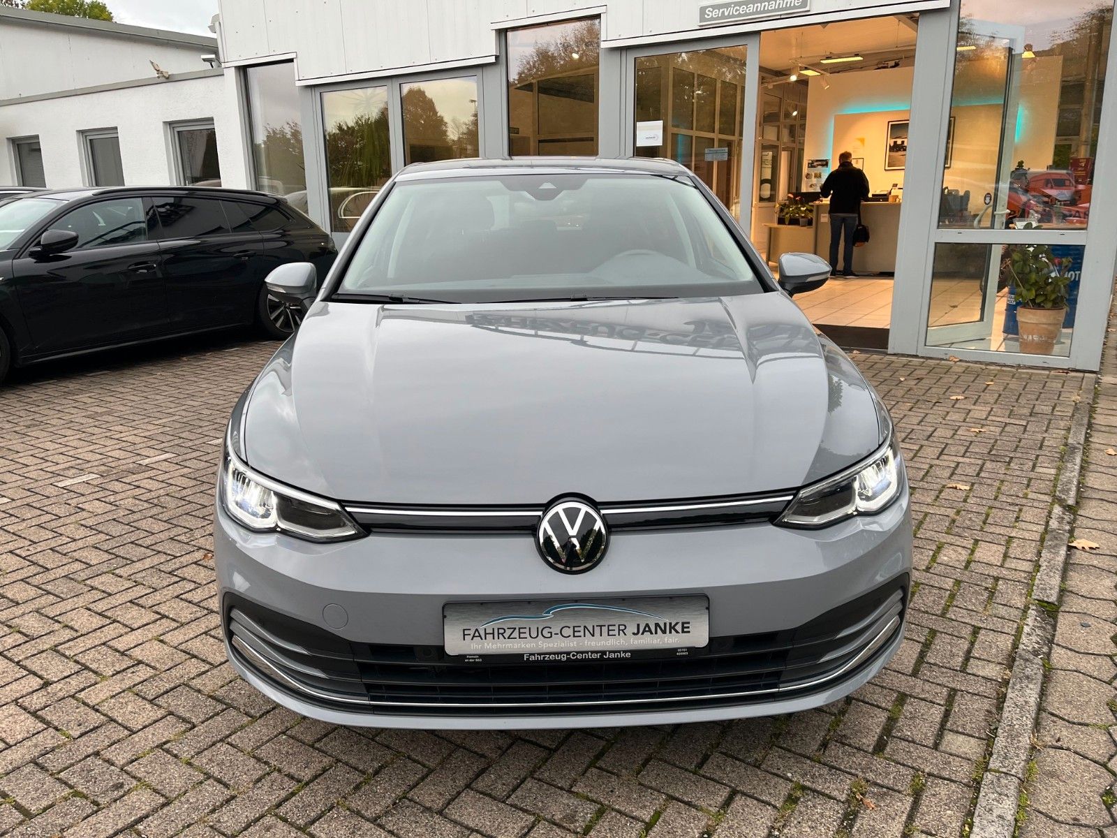 Fahrzeugabbildung Volkswagen Golf VIII Move eTSI +LED/CarPlay/Navi/Winter+
