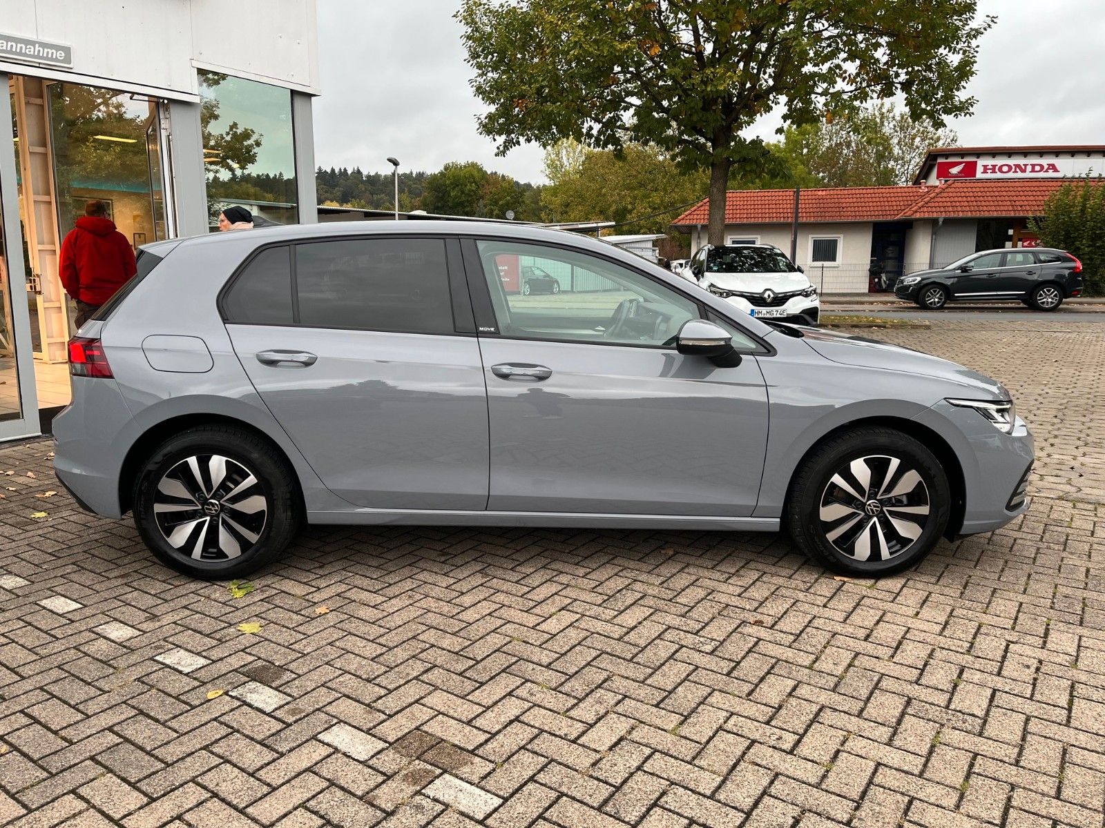 Fahrzeugabbildung Volkswagen Golf VIII Move eTSI +LED/CarPlay/Navi/Winter+