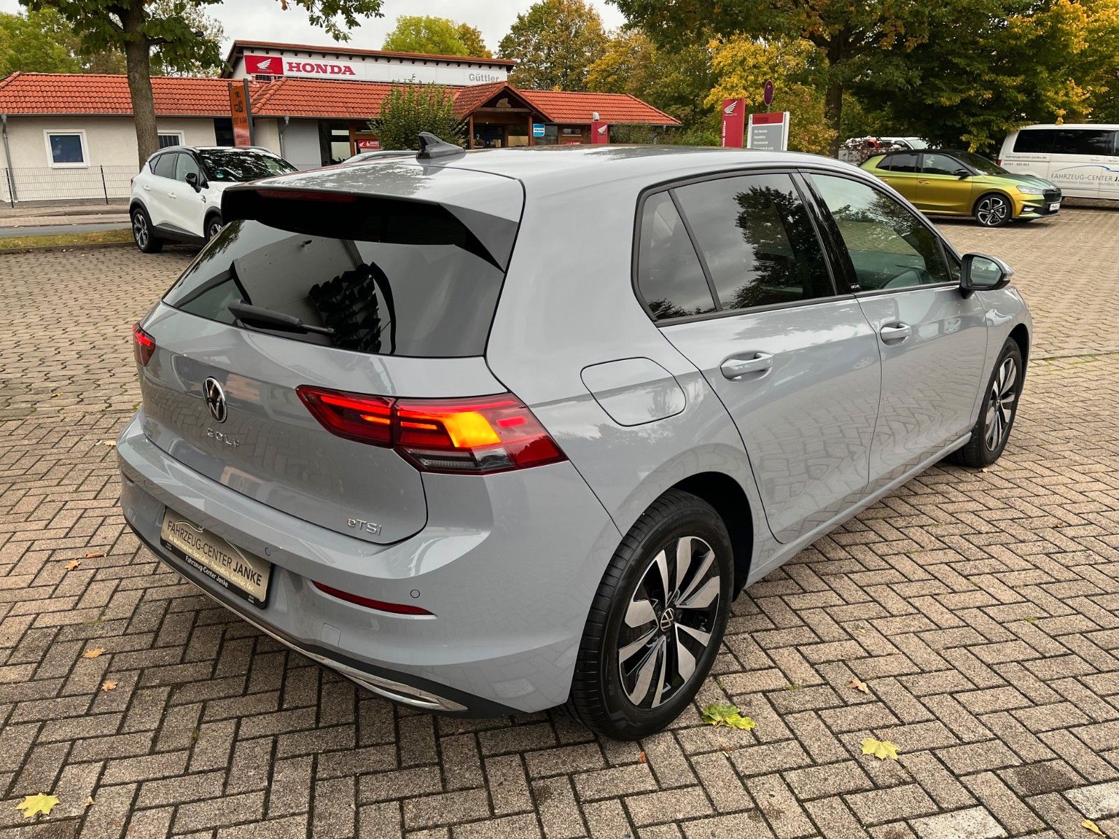 Fahrzeugabbildung Volkswagen Golf VIII Move eTSI +LED/CarPlay/Navi/Winter+