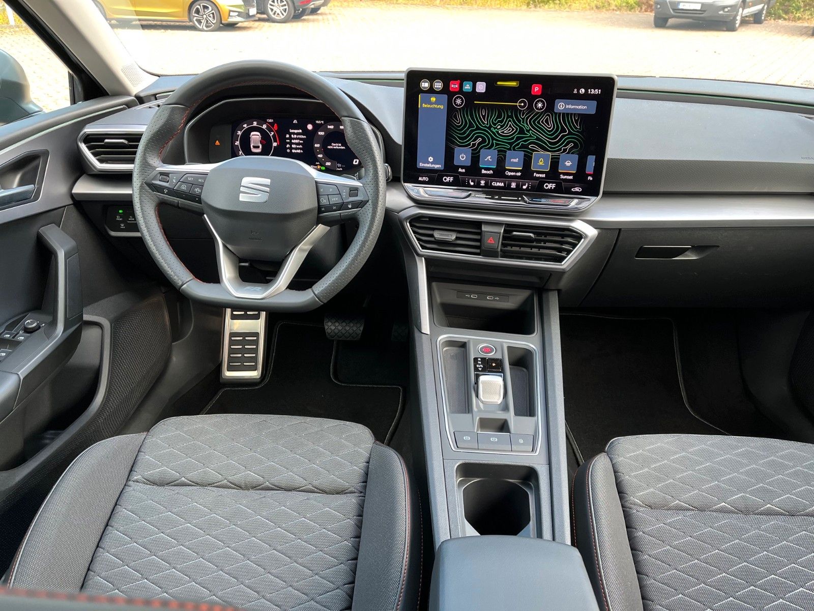 Fahrzeugabbildung SEAT Leon Sportstourer 1.5 eTSI  FR