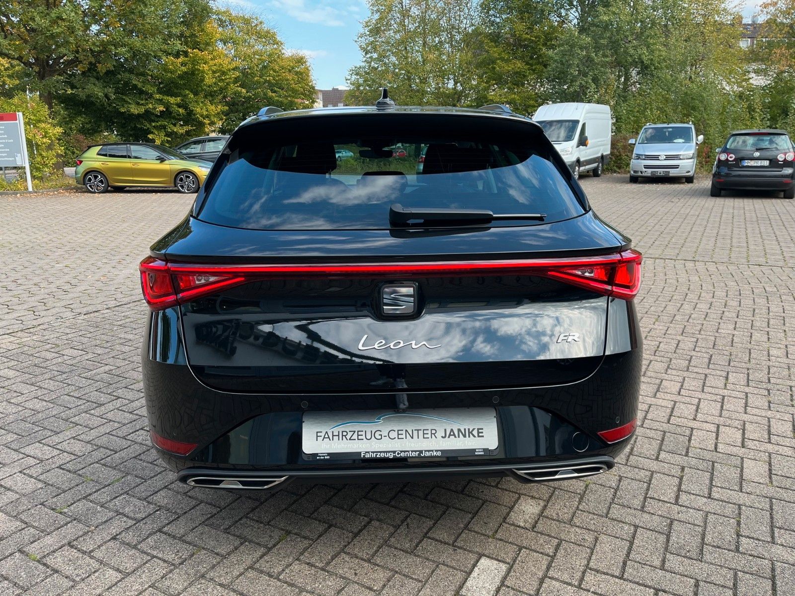 Fahrzeugabbildung SEAT Leon Sportstourer 1.5 eTSI  FR