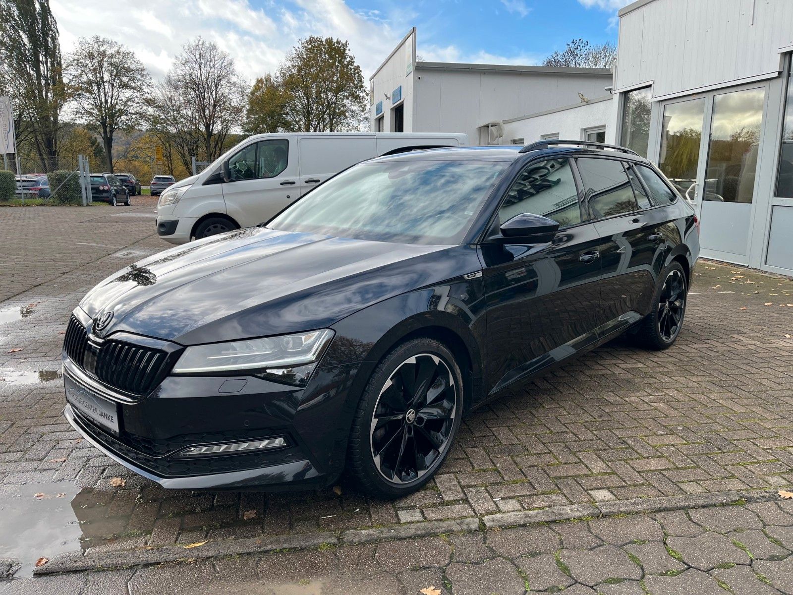 Fahrzeugabbildung SKODA Superb Combi Sportline 4x4 +Standheizung/AHK+