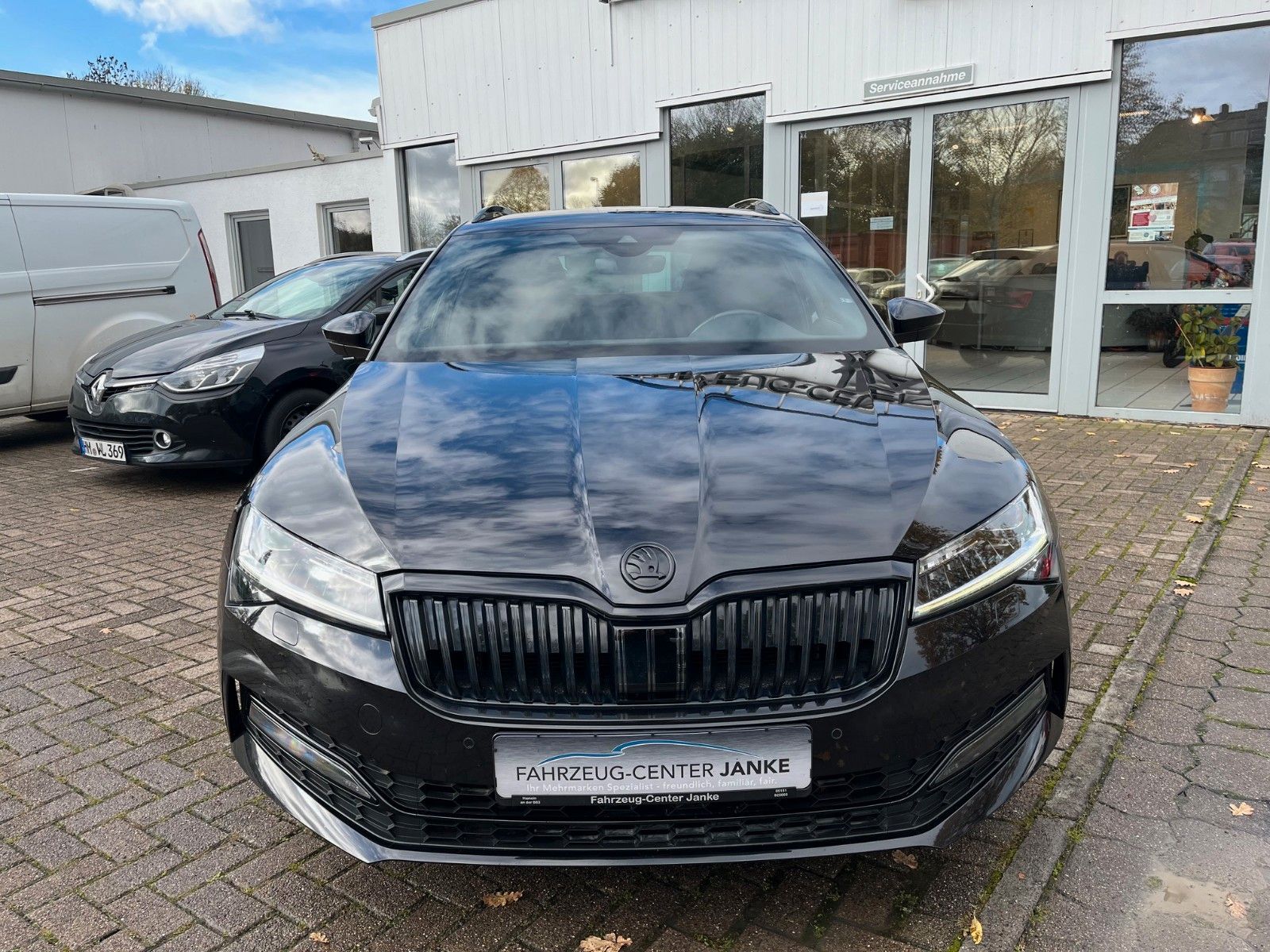 Fahrzeugabbildung SKODA Superb Combi Sportline 4x4 +Standheizung/AHK+