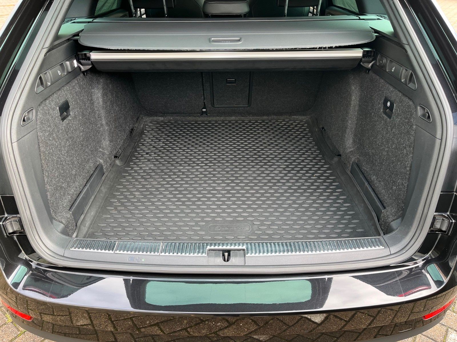 Fahrzeugabbildung SKODA Superb Combi Sportline 4x4 +Standheizung/AHK+