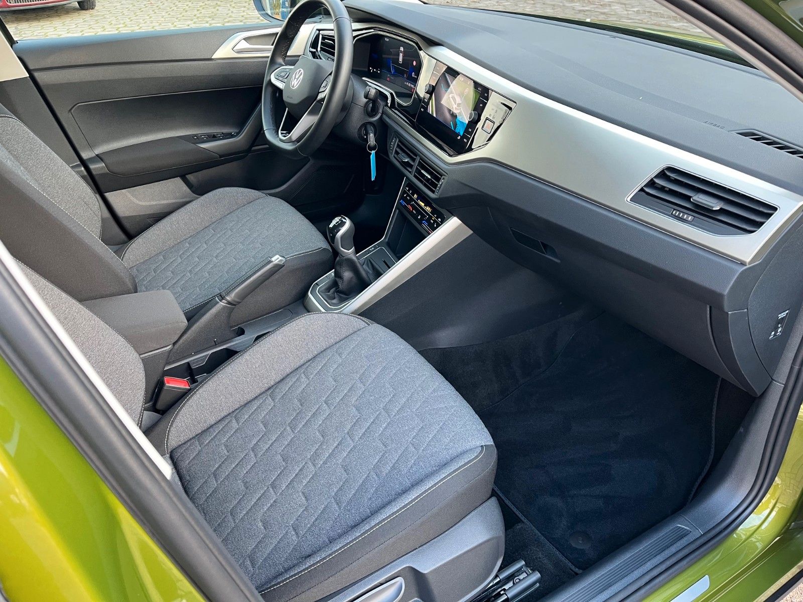 Fahrzeugabbildung Volkswagen Taigo Move +Kamera/LED/AHK+