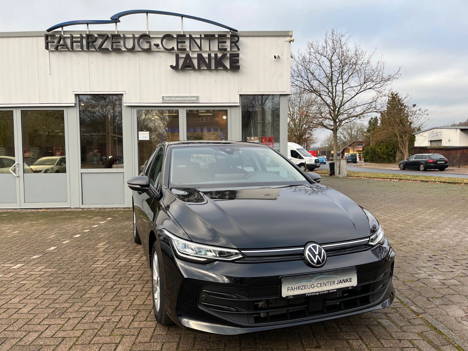 Fahrzeugabbildung Volkswagen Golf VIII  1.5 TSI Life