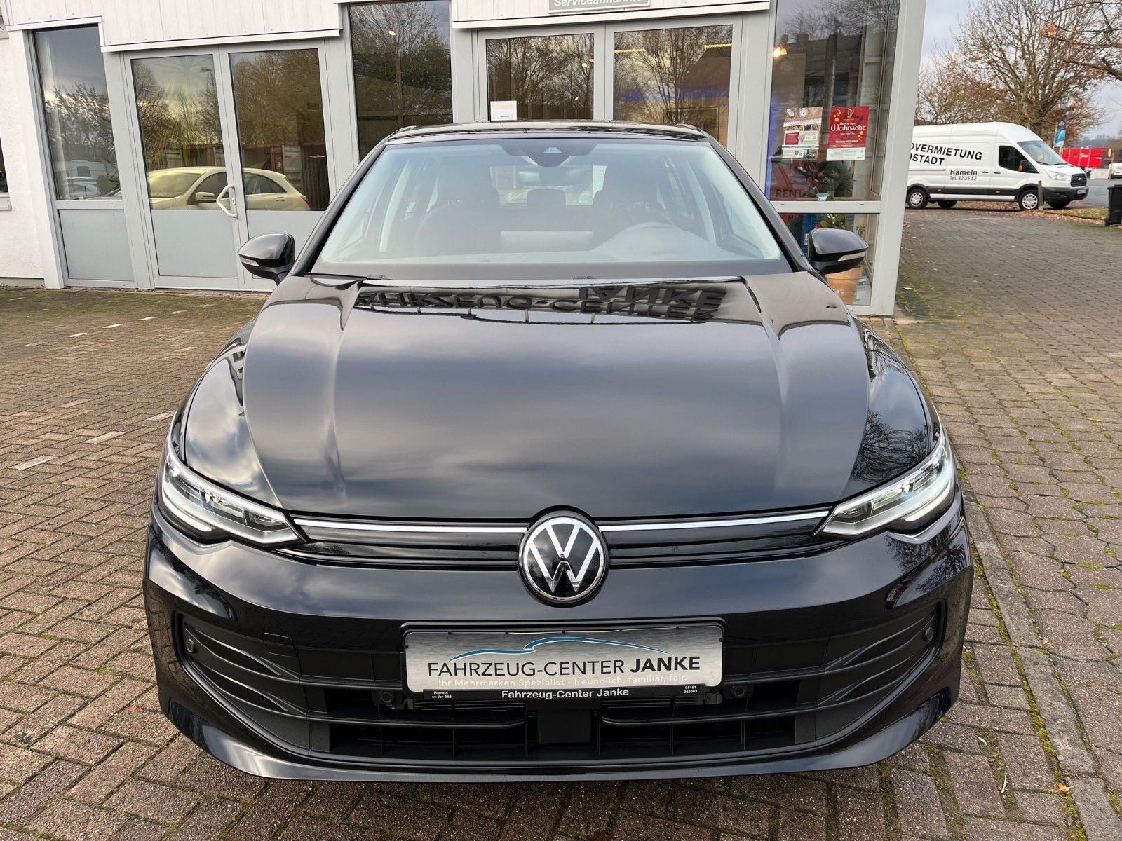 Fahrzeugabbildung Volkswagen Golf VIII  1.5 TSI Life