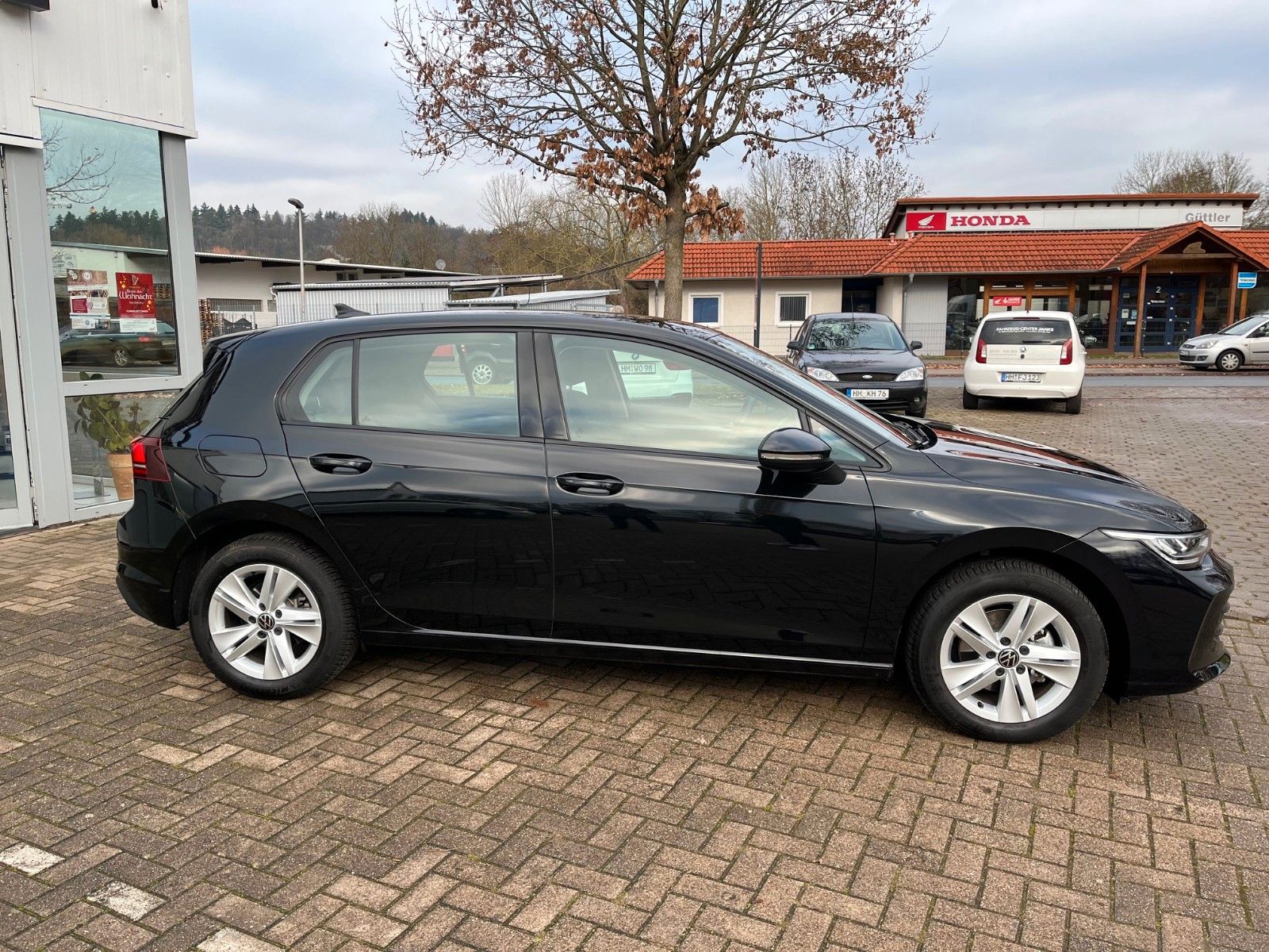 Fahrzeugabbildung Volkswagen Golf VIII  1.5 TSI Life