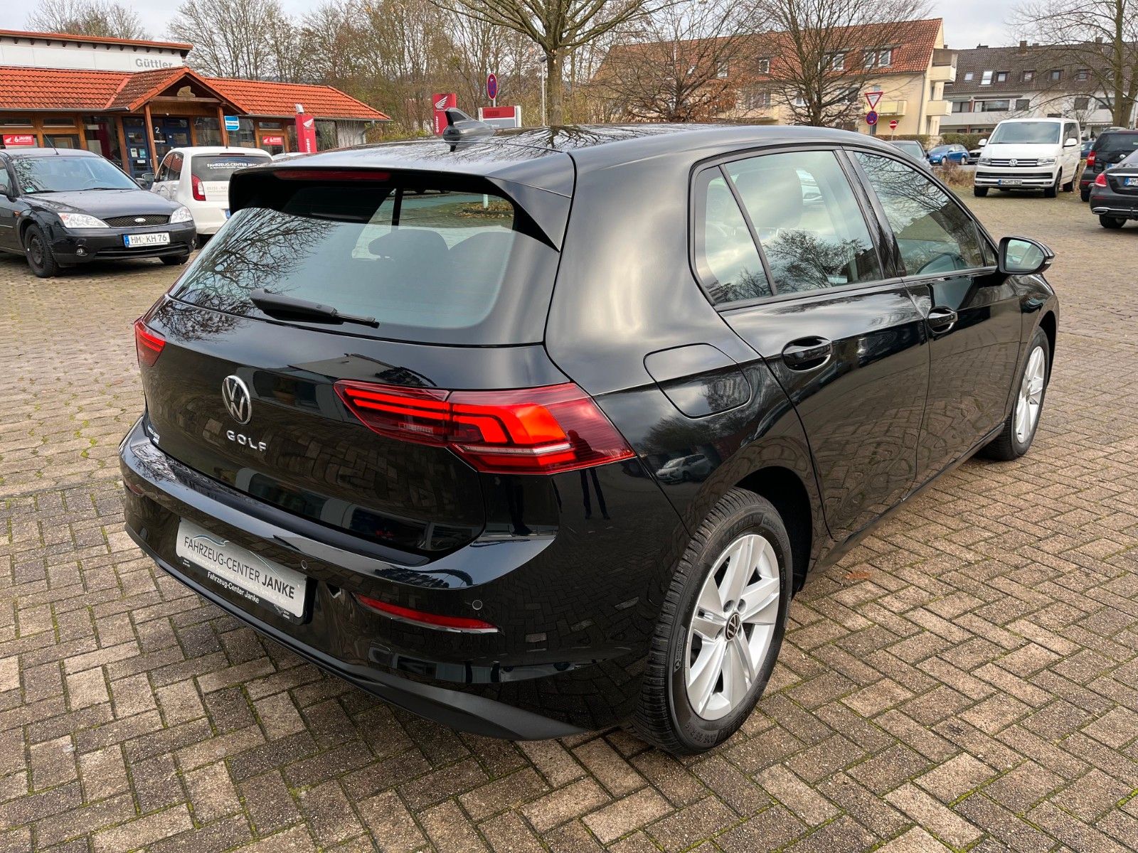 Fahrzeugabbildung Volkswagen Golf VIII  1.5 TSI Life