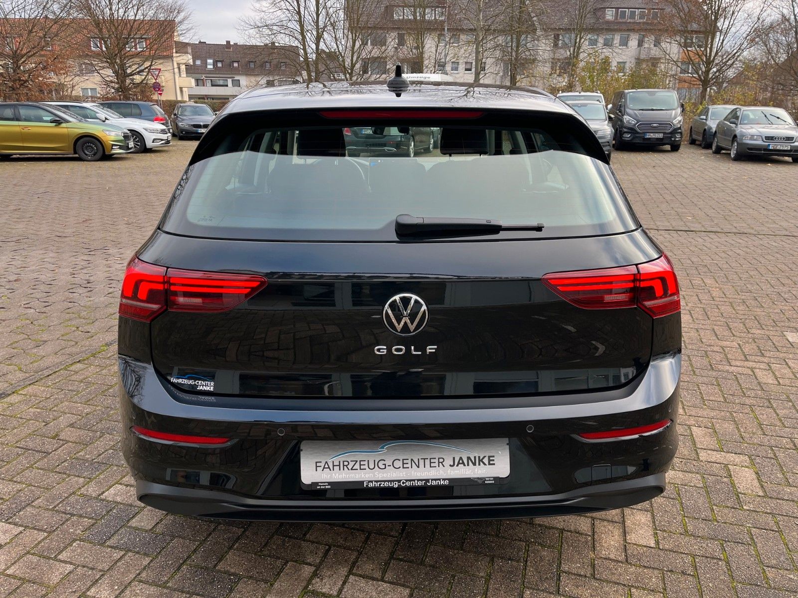Fahrzeugabbildung Volkswagen Golf VIII  1.5 TSI Life