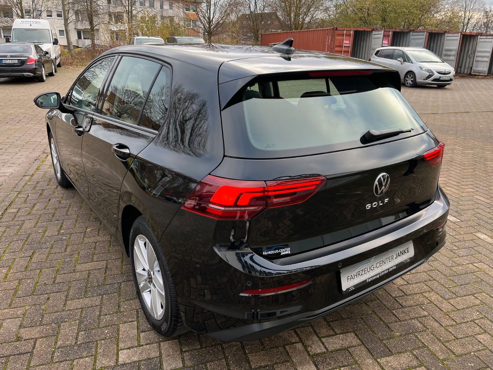 Fahrzeugabbildung Volkswagen Golf VIII  1.5 TSI Life